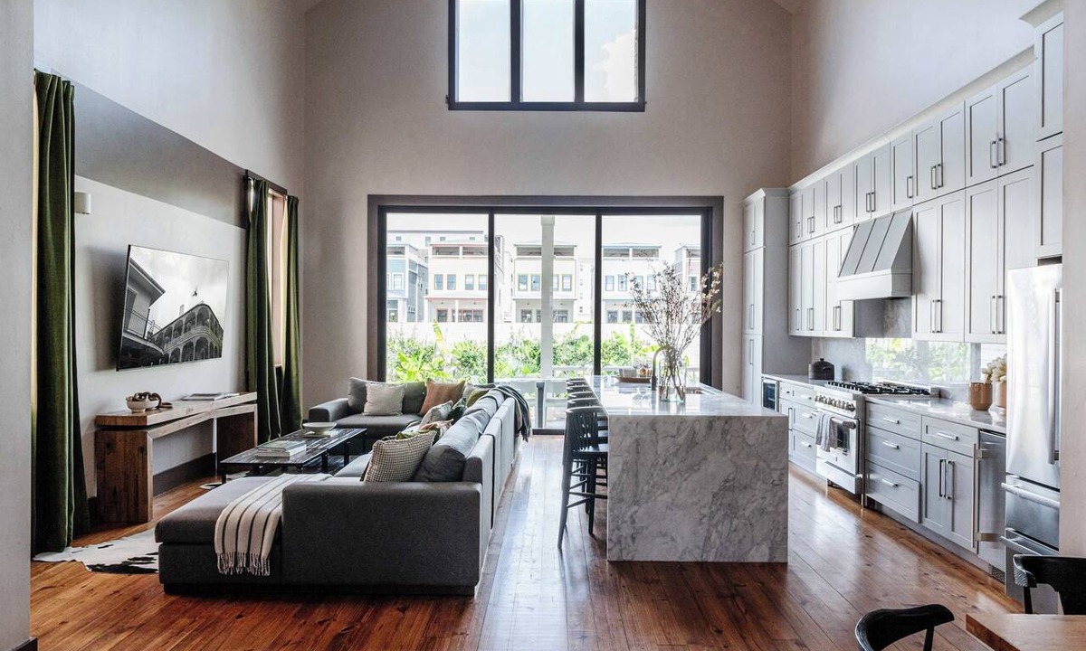 Faubourg Lafayette Hotel | The 1300 | Large 7 Bedroom Home, Heated Pool & Spa