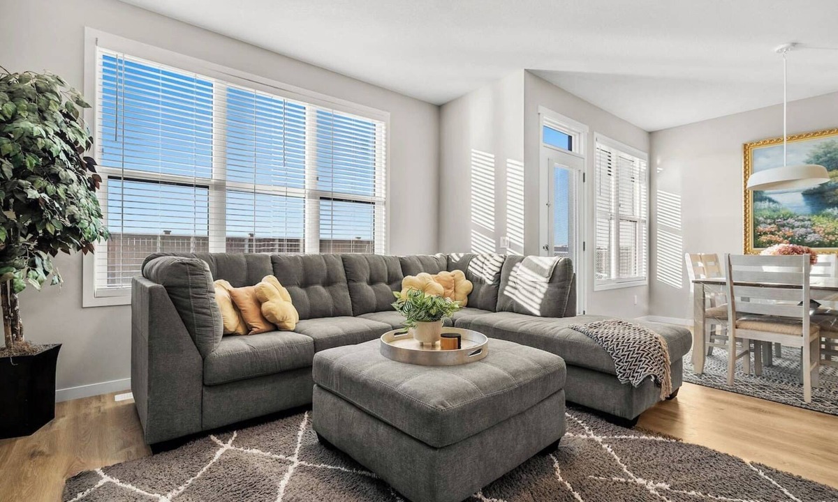 Southeast Calgary House | The Atrium | 2500 sqft | 2 Suites | Pet Friendly