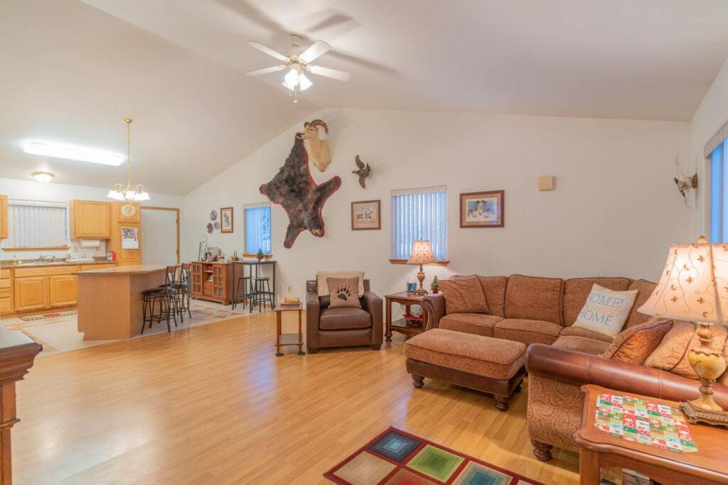 North Pole House | The Bear Den Run Of Ermine