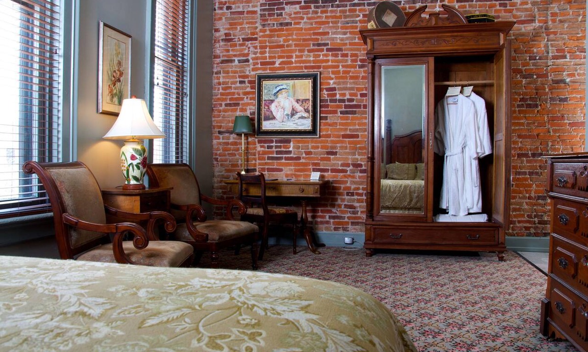 Cedar Falls Community Main Street Hotel | The Black Hawk Hotel