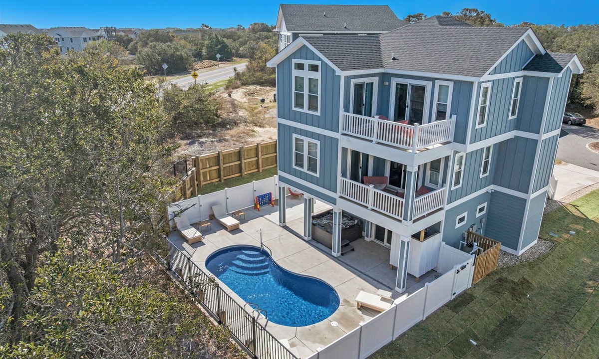 Monteray Shores House | The Blue Pearl: New Build, Private Pool, Rec Room, Hot Tub