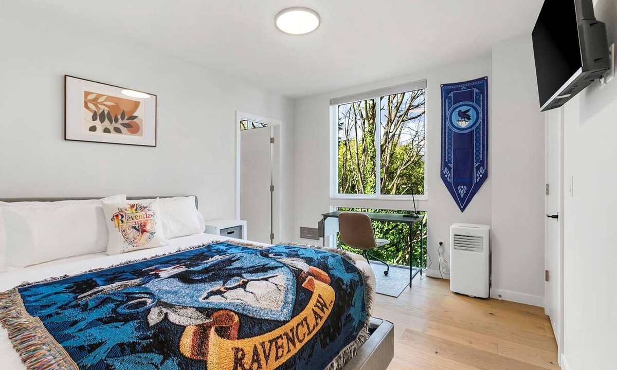 East Queen Anne Apartment | The Boy Who Lived, Harry Potter's Sweet Suite