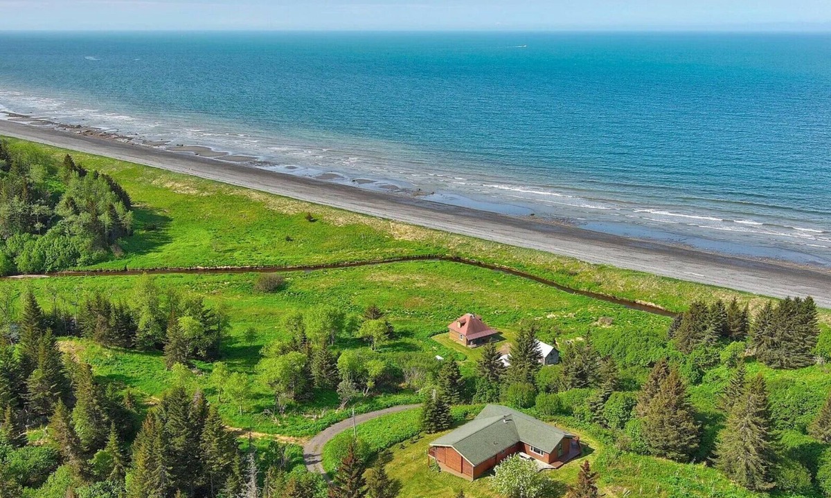 Happy Valley House | The Homestead - Stariski, AK Charming 4-bedroom house in Anchor Point