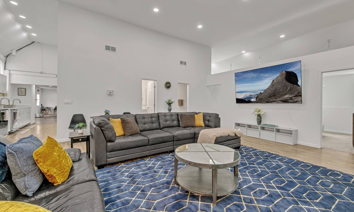 Columbia City Apartment | The Nest At Columbia City