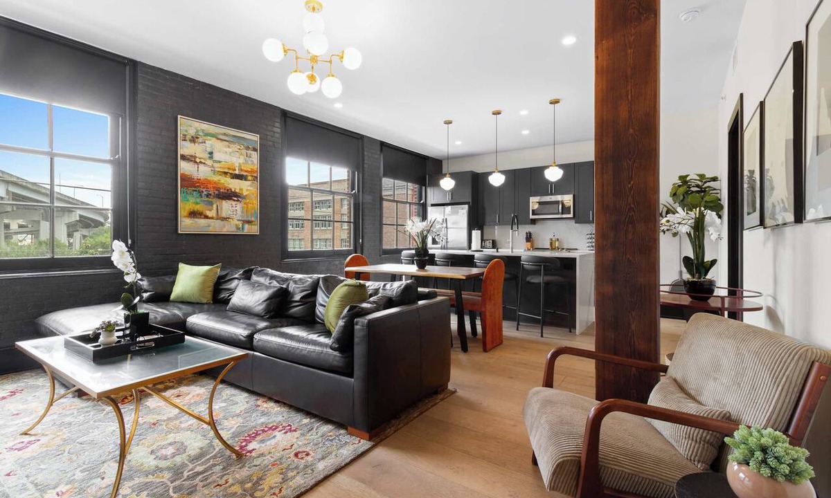 Arts/Warehouse District Apartment | The Perfect Layout for a Memorable Stay! All Kings