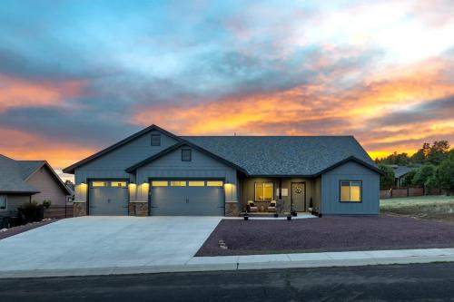 Williams House | The Pines & Putters Retreat