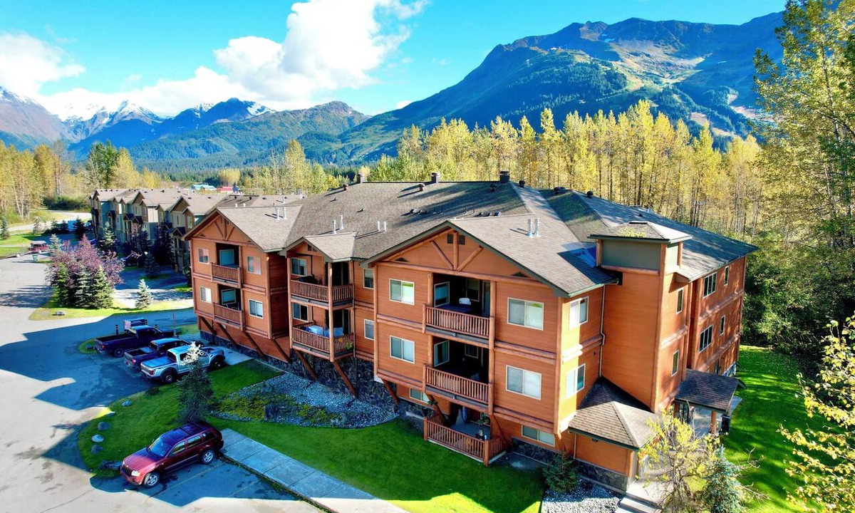 Alyeska Apartment | The Snow Raven Alaskan Retreat