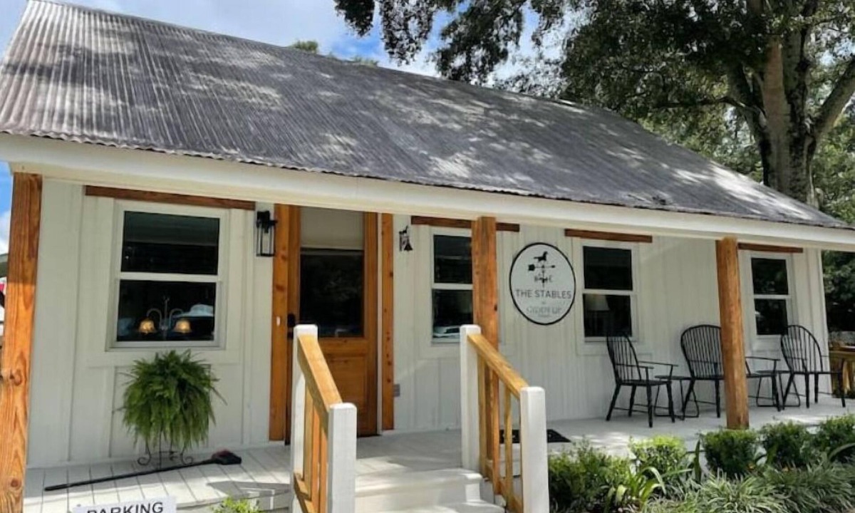 Folsom Cottage | The Stables at Giddy Up Folsom English Cottage