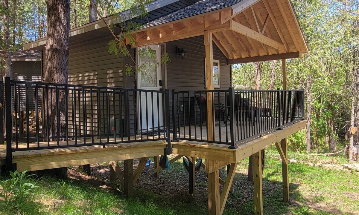 Elba Cabin | Tiny Treehouse Cabin | Bluff Woodlands #3