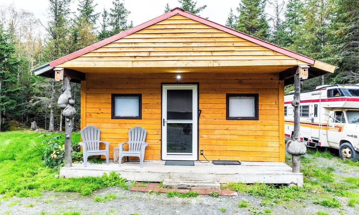Hope Cabin | Tranquil dry cabin in lovely Hope perfect for relaxing getaway