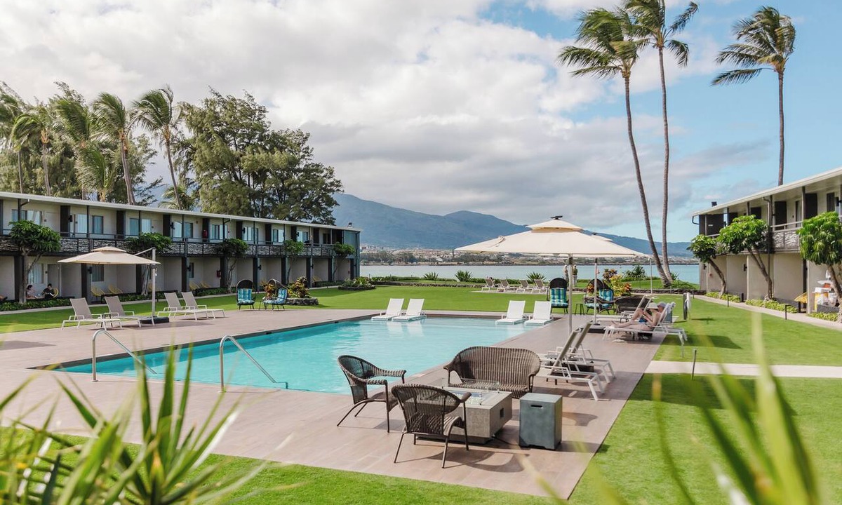 Kahului Hotel | Tropical Dream! Seaside Property, Outdoor Pool, Steps to Ho’aloha Park Beach!