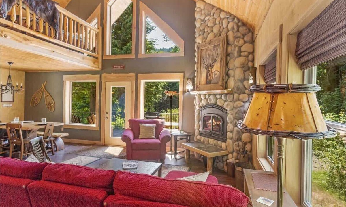 Randle Cottage | Unplugged Forest Retreat | Firepit | Near Mt Rainier