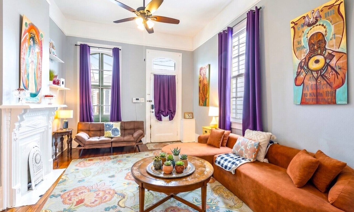 New Orleans Bed & Breakfast | Ursulines Colorful Historic Home near French Qtr