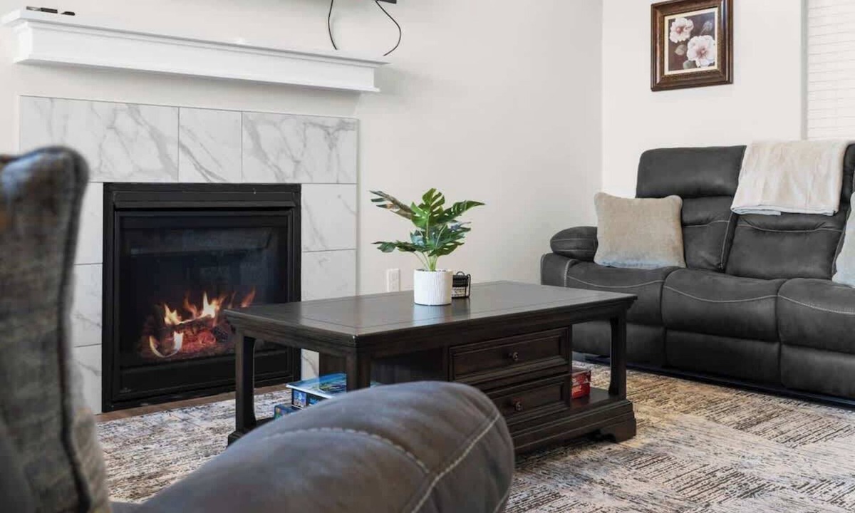 Spokane Valley House | Valley's Hottest Stay | Grill, Chill, Repeat