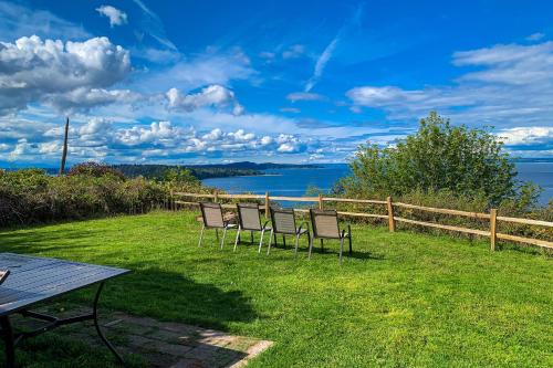 South Colby House | Vashon Island Retreat