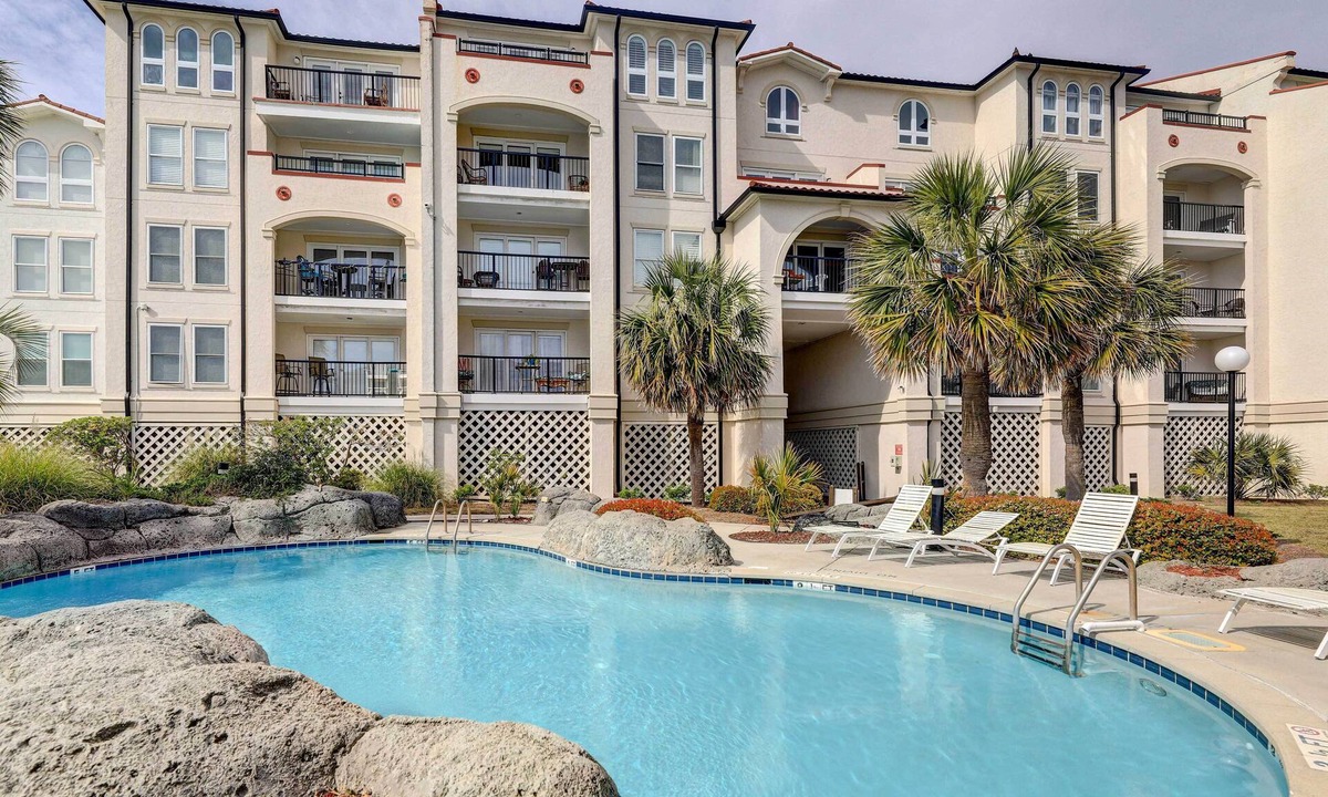 North Topsail Beach Villa | Villa Capriani Condo w/Direct Beach Access!