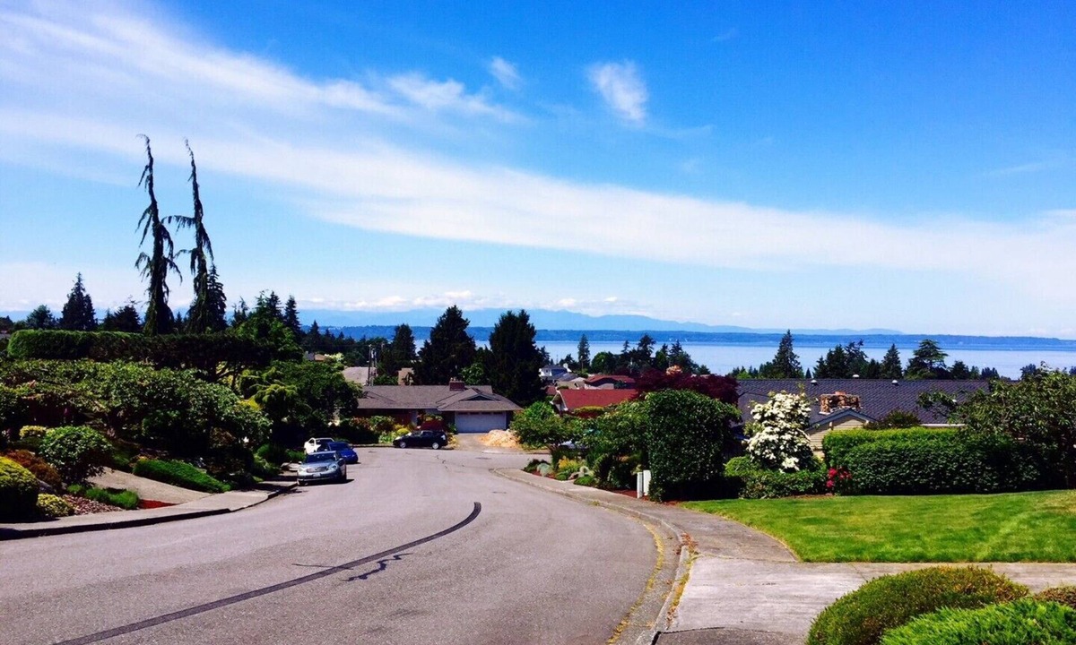 The Bowl of Edmonds House | Villa Rivarola - a dream home near Edmonds, a charming Victorian community