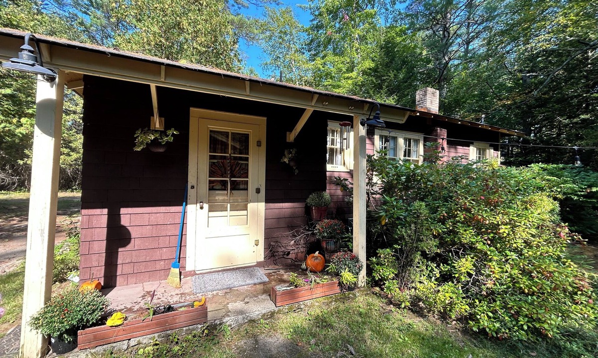 Pottersville Cabin | Vintage ADK Cabin- Great Deal, Perfect Location, book your Gore Mtn. trip today!