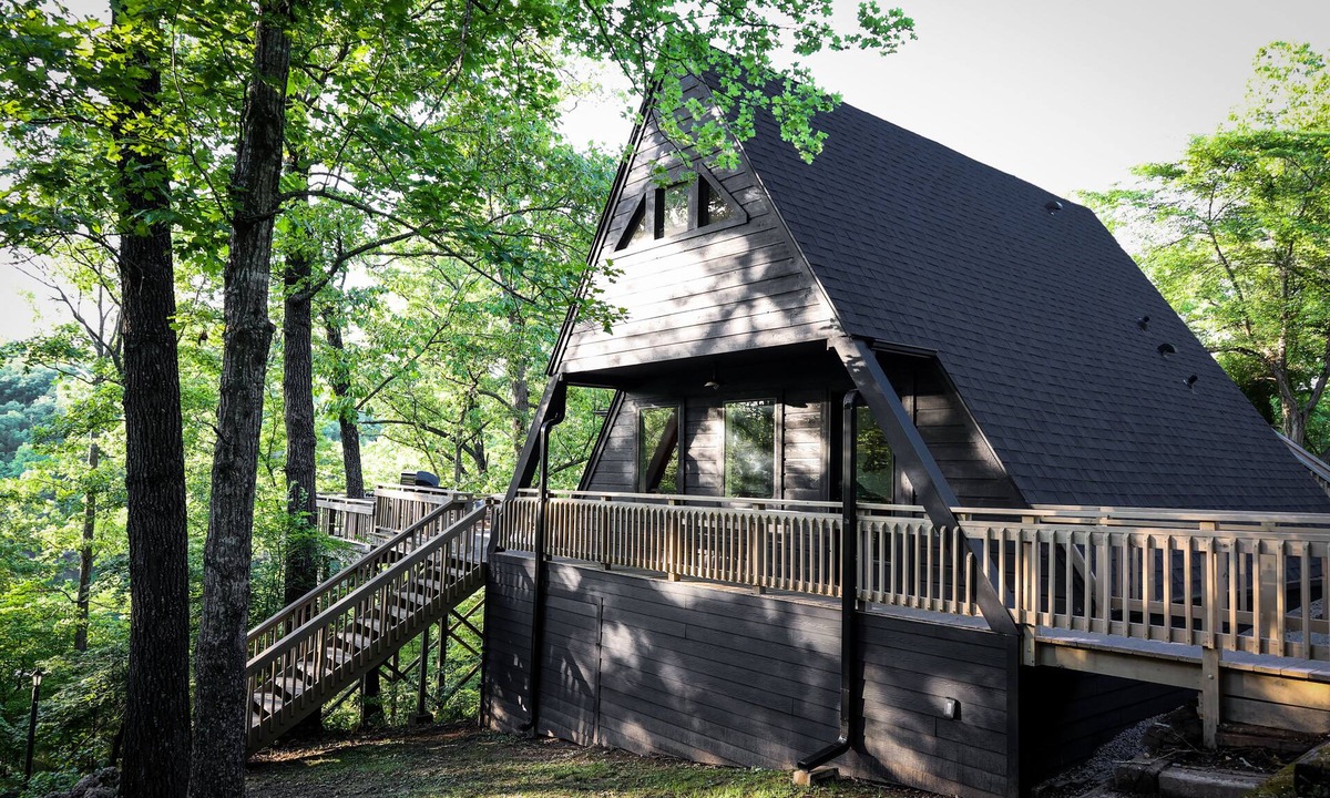 Omaha Cabin | Walk to water! Private Lake Front A-Frame Cabin on Table Rock