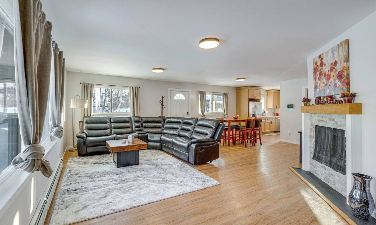 Midtown Anchorage House | Walkable Adventure Base in Midtown Anchorage