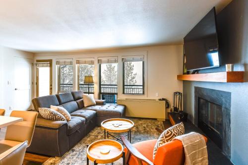 Bend House | Walkable Luxury Condo at Bend’s 7th Mtn Resort