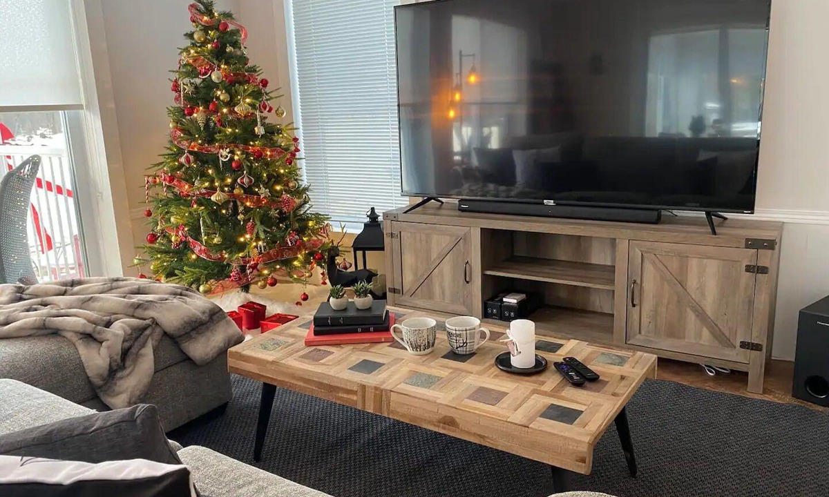 Saint-Andre-d'Argenteuil Ski Chalet | Waterfront cottage