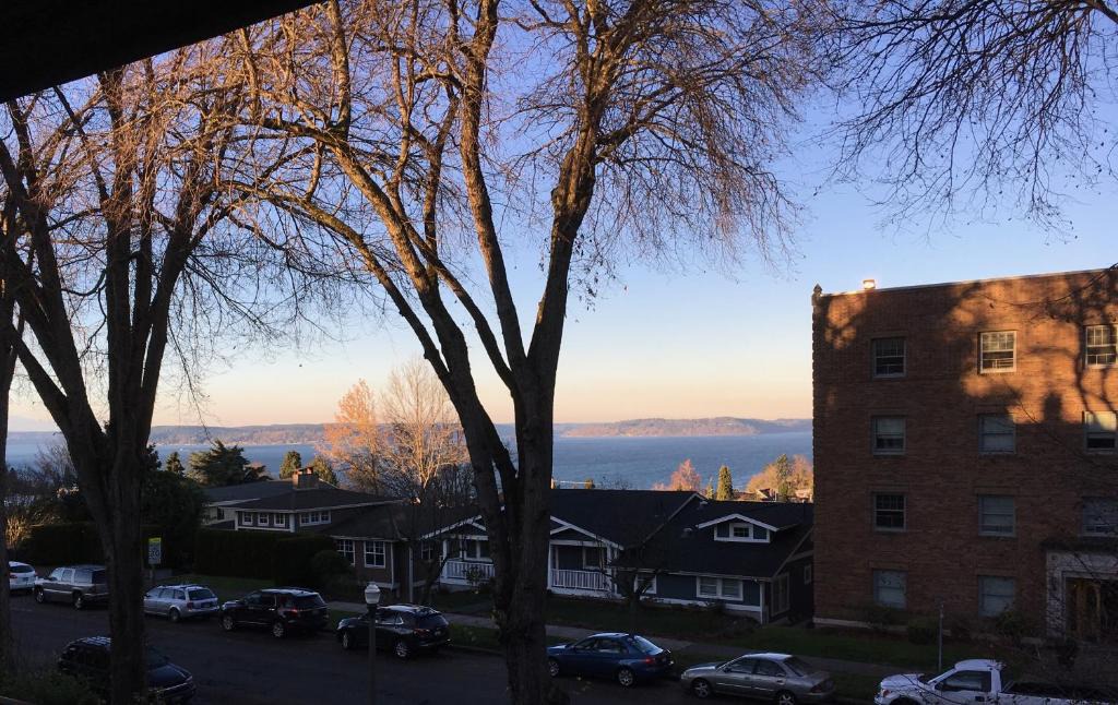 North End Apartment | Water View, Best Area, 2 Bedrooms, WD, Jacuzzi Bath, New Carpet, Balcony, View, 825sf
