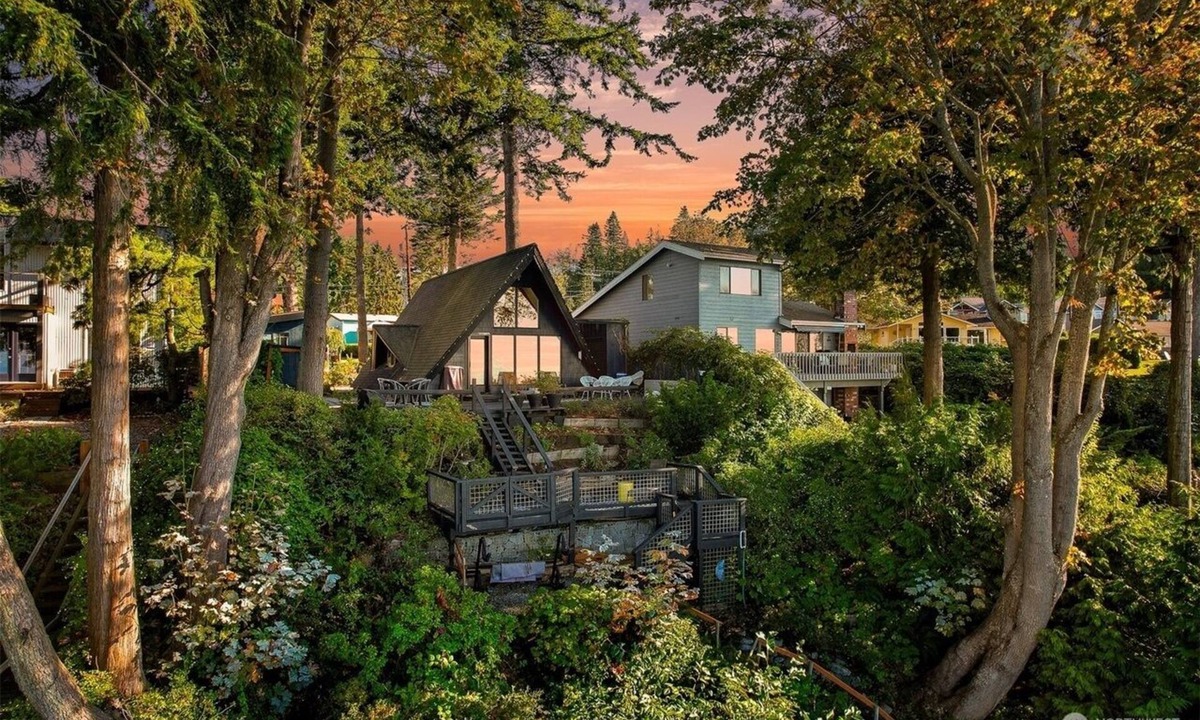 Blaine House | Waterfront Birch Bay A-Frame w/Hot Tub, 180 Views, Stairs to Beach, World Cup!
