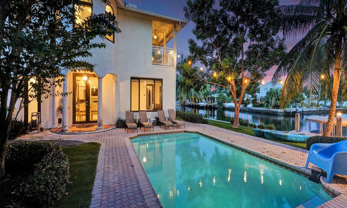 Wilton Manors House | Waterfront Heated Saltwater Pool & Kayaks