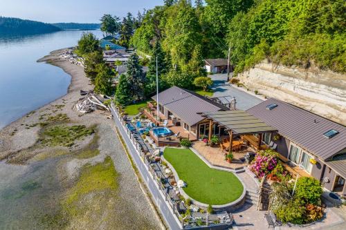 Anacortes House | Waterfront Similk Bay Compound w/Luxury Amenities