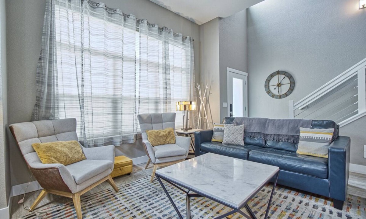 Old Town North House | Wonderful Three Bedroom Townhome in Old Town North