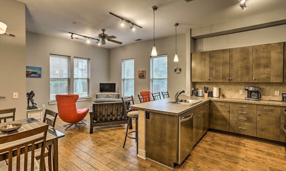 River District Condo | Your 2BD Wilmington Spring Break Retreat!