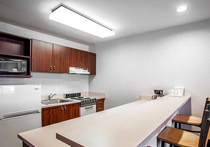 2-Star Hotel ∙ Quality Inn Grand Suites Bellingham