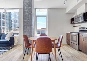 Amazing Downtown Bellevue 2BR w/Lounge, Gyms, near shops, by Blueground