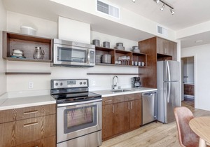 Amazing Downtown Bellevue 2BR w/Lounge, Gyms, near shops, by Blueground
