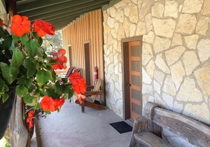 Comfortable Charming Inn Room in Leakey