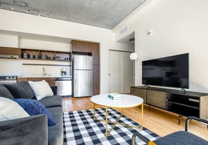 Deluxe Downtown Bellevue 1BR w/Lounge, Gyms, near shops, by Blueground