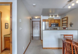 Desirable Top Floor Creekside Condo - Awesome Views - Close to trails!
