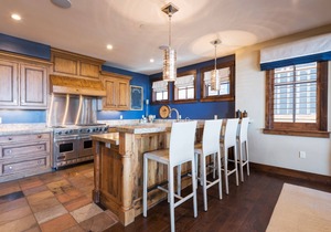 Last-Minute Savings! Cottage with Ski-in/Ski-out Access and Private Hot Tub!
