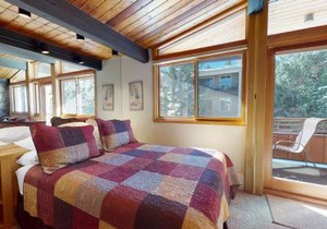 Laurelwood Condominiums 413