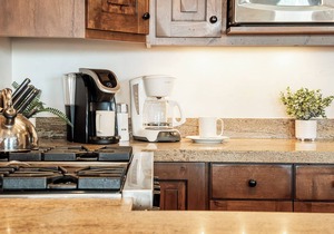 Park City Silver Star Community - Private Hot Tub, Club House & Year-Round Recreation! Ski In- Out !