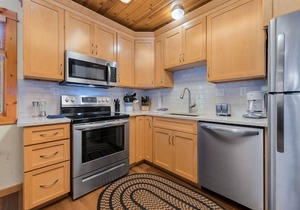 Remodeled Riverfront Retreat Private Hot Tub