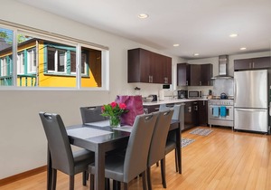 Seattle Vacation Home: Capitol Hill - 3 bed/2.5 bath, great location