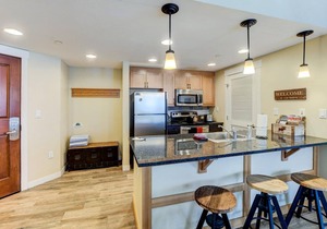 Ski In Out Village Condo 4474 I Huge Hot Tub I Great Views I Heated Garage I Discounted Attractions