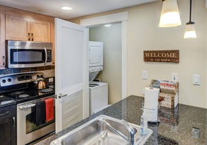 Ski In Out Village Condo 4474 I Huge Hot Tub I Great Views I Heated Garage I Discounted Attractions