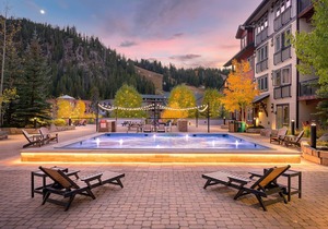 Ski In Out Village Condo 4474 I Huge Hot Tub I Great Views I Heated Garage I Discounted Attractions