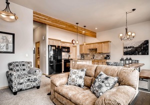 Slopeside Paradise-3 BR, 2.5 Bath 2 Minutes from the Slopes!
