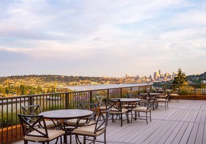 Studio Near Downtown | Breakfast and Pool Access!
