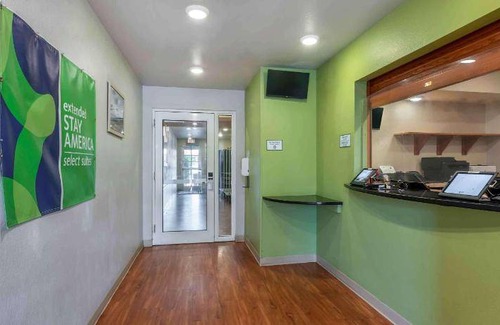 Lake Worth Corridor Hotel | 300 m² Hotel ∙ 127 guests