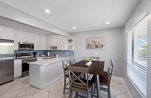 East Boca Raton House | 3BR/2BA - Mile to Beach - Outdoor Games - Arcade - Coffee Bar -Near FAU